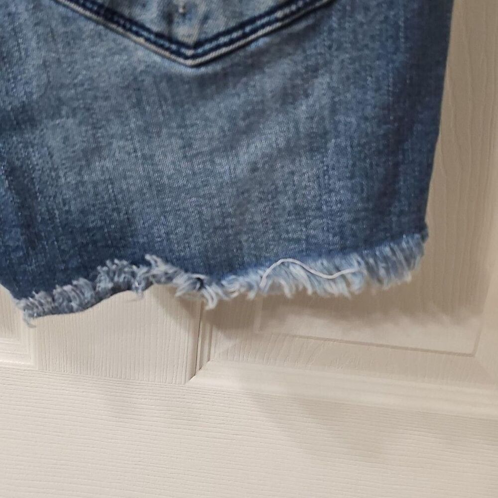 KanCan Mid Rise Distressed Raw Hem Denim Jean Shorts Large - Picture 6 of 8